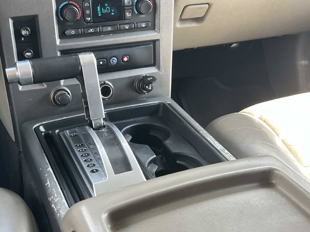 Used 2004 HUMMER H2 w/ Preferred Equipment Group AWD/4WD image 17