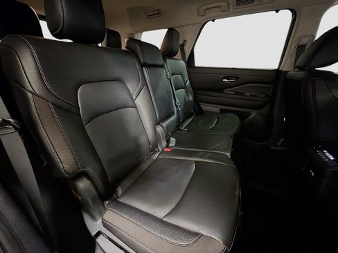 Used 2024 Nissan Pathfinder SL w/ Cargo Package AWD/4WD image 31