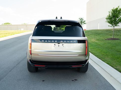 Used 2023 Land Rover Range Rover SV AWD/4WD image 4