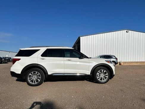 Used 2024 Ford Explorer Limited w/ Limited Technology Package AWD/4WD image 7