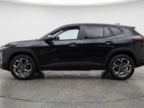 Used 2025 Chevrolet Trax LT w/ LT Convenience Package FWD image 5