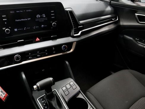 Used 2023 Kia Sportage LX image 31