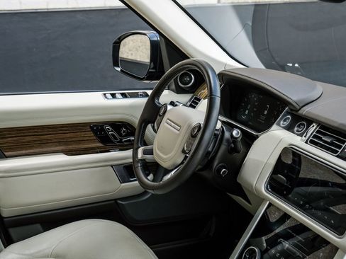 Used 2019 Land Rover Range Rover Supercharged AWD/4WD image 20