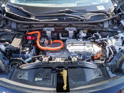 New 2025 Nissan Ariya Platinum image 14