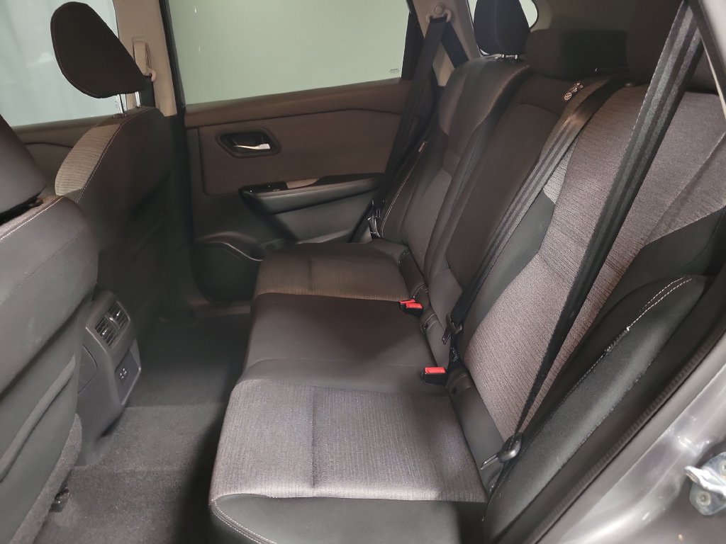 Used 2021 Nissan Rogue SV AWD/4WD image 27