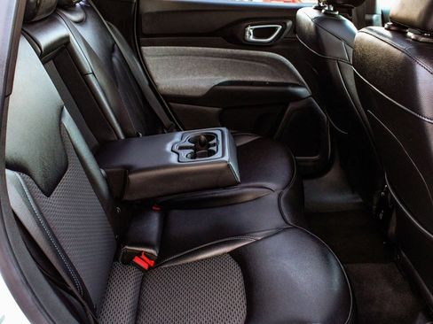 Used 2025 Jeep Compass Latitude w/ Sun & Sound Group image 39