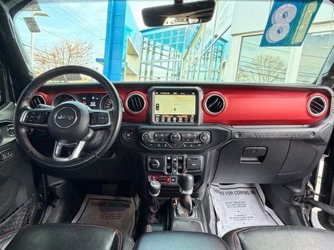 Used 2018 Jeep Wrangler Unlimited Rubicon AWD/4WD image 4