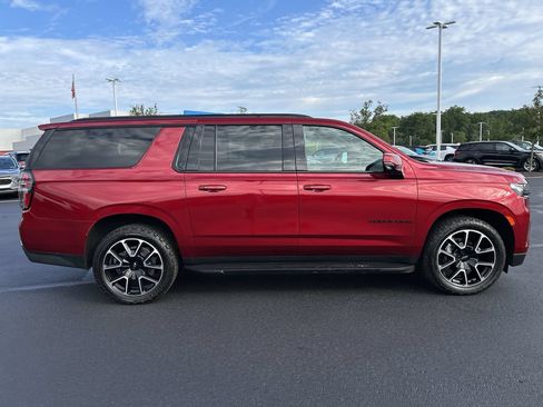 Used 2021 Chevrolet Suburban RST w/ Luxury Package AWD/4WD image 8