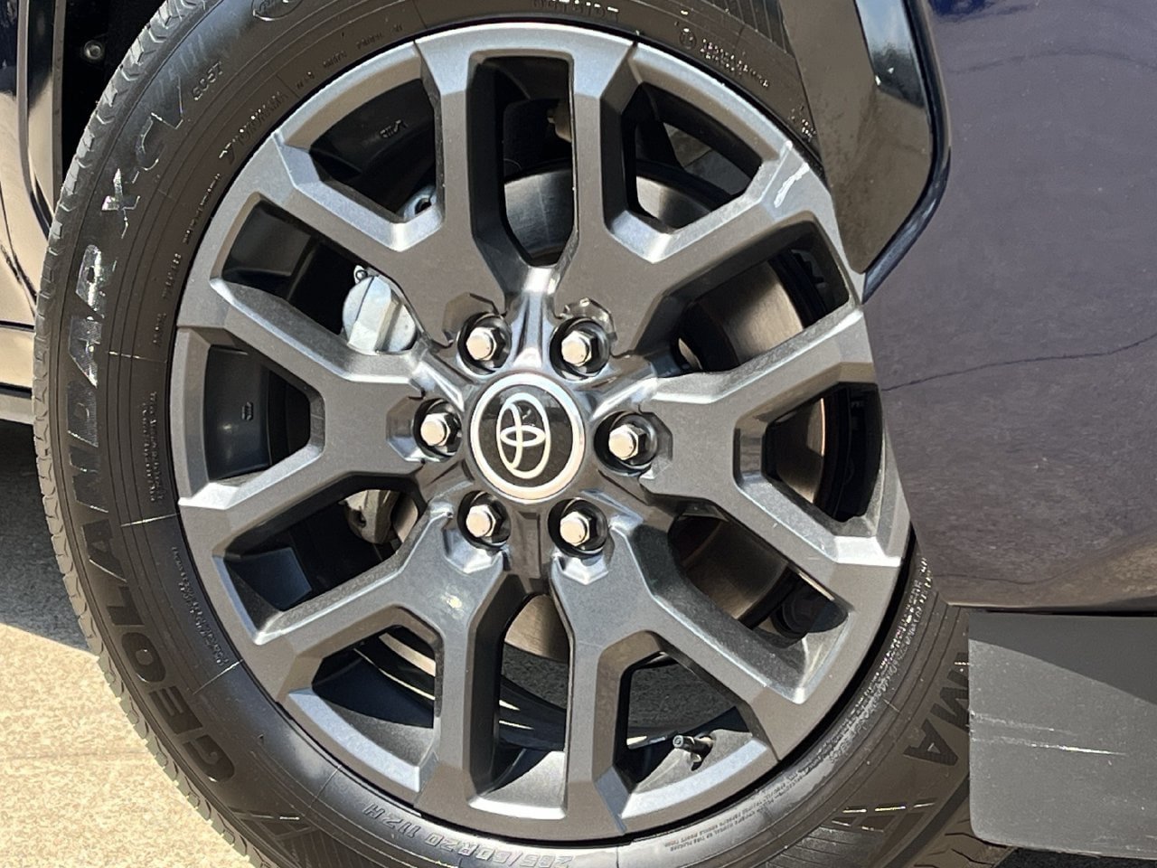 Used 2023 Toyota Sequoia Platinum AWD/4WD image 28