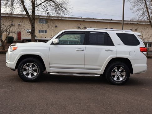 Used 2011 Toyota 4Runner Trail image 3