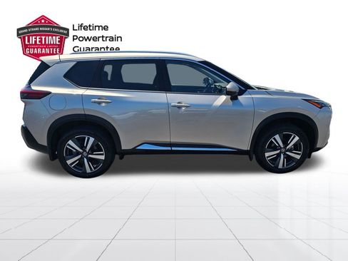 Used 2021 Nissan Rogue SL w/ Premium Package image 6