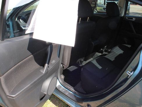 Used 2011 MAZDA MAZDA3 i Touring FWD image 24