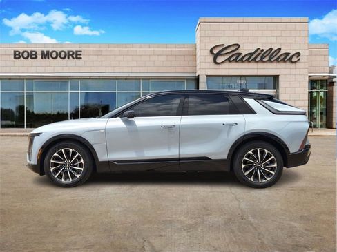 New 2025 Cadillac Lyriq Sport image 4