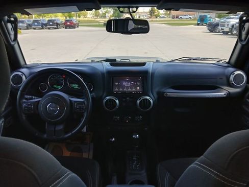 Used 2018 Jeep Wrangler Rubicon w/ Power Convenience Group AWD/4WD image 20