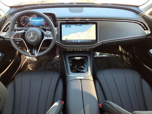 New 2026 Mercedes-Benz E 350 4MATIC Sedan image 4