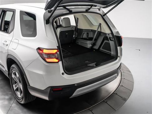 Used 2025 Honda Pilot EX-L image 28