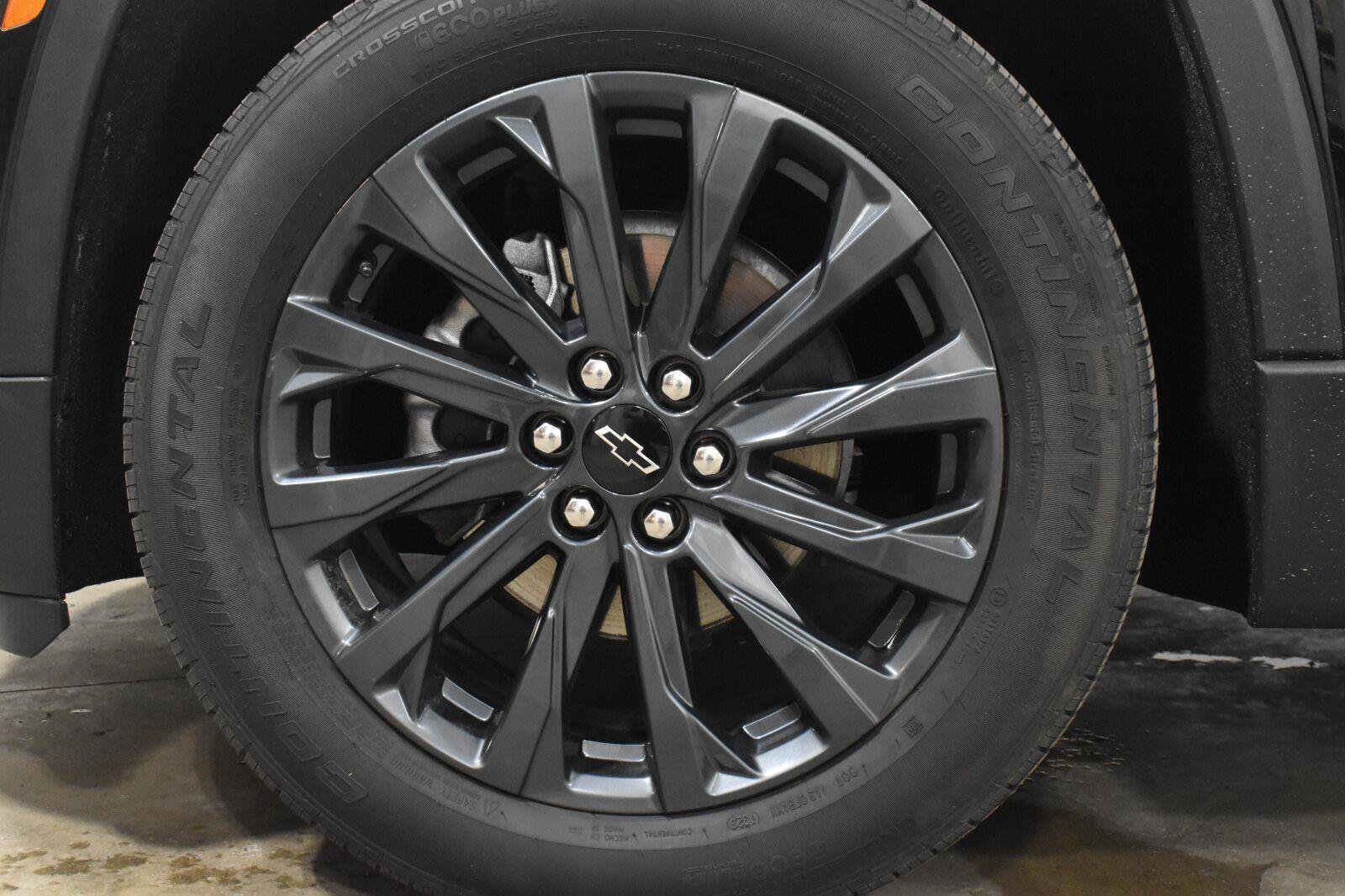 Used 2023 Chevrolet Traverse RS w/ LPO, Floor Liner Package FWD image 34
