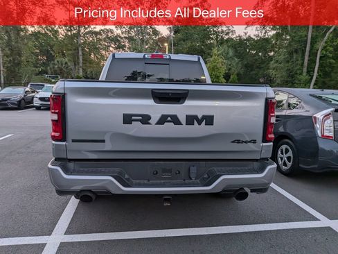 Used 2025 RAM 1500 Big Horn AWD/4WD image 5