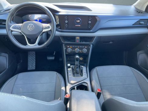 Used 2024 Volkswagen Taos SE image 4