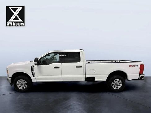 Used 2023 Ford F250 XLT w/ FX4 Off-Road Package image 3