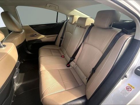 Used 2019 Lexus ES 300h w/ Accessory Package 2 image 25