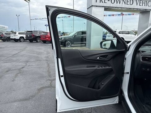 Certified 2023 Chevrolet Equinox RS w/ LPO, Floor Liner Package FWD image 9