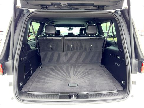 Used 2024 Jeep Wagoneer L Series II RWD image 8