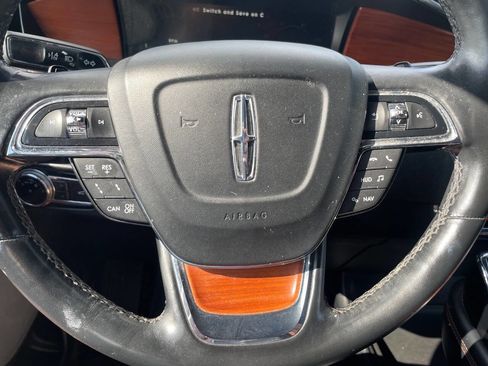 Used 2018 Lincoln Navigator Reserve w/ Technology Package AWD/4WD image 15