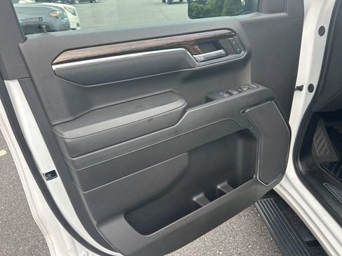 Used 2024 GMC Sierra 1500 Elevation image 12