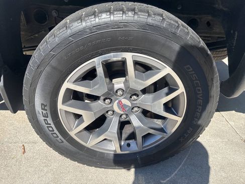 Used 2014 GMC Sierra 1500 SLE w/ SLE Value Package AWD/4WD image 21
