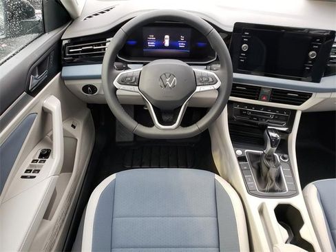 New 2026 Volkswagen Jetta SE image 10