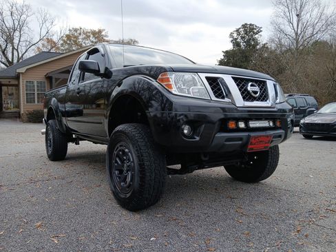 Used 2017 Nissan Frontier SV w/ SV Value Truck Package image 6