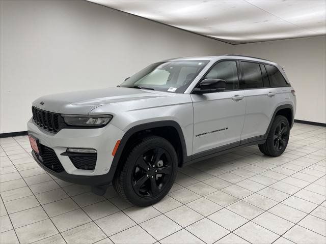 Certified 2023 Jeep Grand Cherokee Limited w/ Luxury Tech Group II AWD/4WD image 1