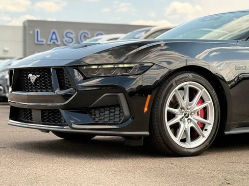 Used 2025 Ford Mustang GT Premium RWD image 2