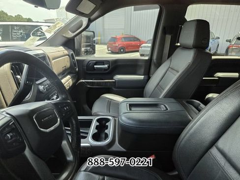 Used 2021 GMC Sierra 2500 Denali w/ Denali Ultimate Package AWD/4WD image 3