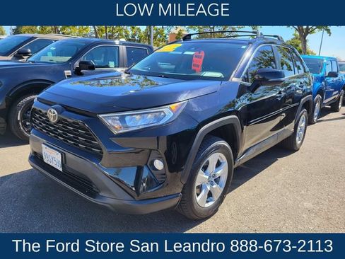 Used 2020 Toyota RAV4 XLE w/ All Weather Liner Package FWD image 3