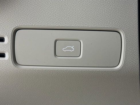 New 2026 Volvo XC40 B5 Plus w/ Protection Package Premier image 10