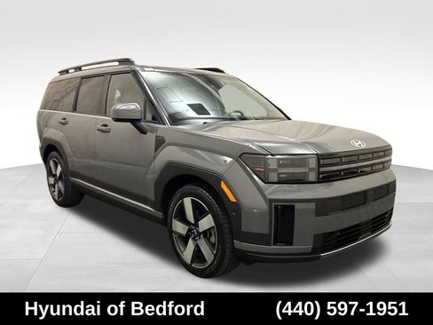 Used 2024 Hyundai Santa Fe Limited AWD/4WD image 3