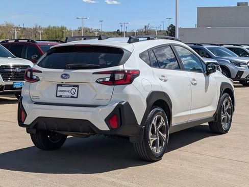 Used 2024 Subaru Crosstrek 2.0i Premium image 3