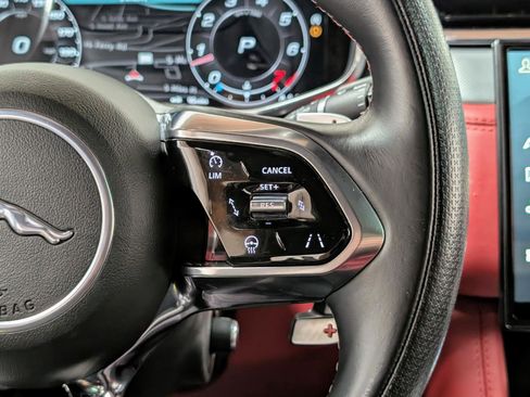 Used 2022 Jaguar F-PACE SVR image 35