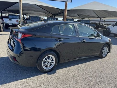 Used 2022 Toyota Prius LE image 6