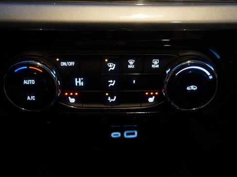 Certified 2025 Chevrolet Trax LT w/ LT Convenience Package image 15