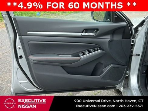 New 2025 Nissan Altima 2.5 SR image 9