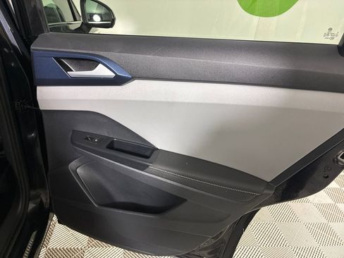 Used 2024 Volkswagen Taos SE FWD image 27