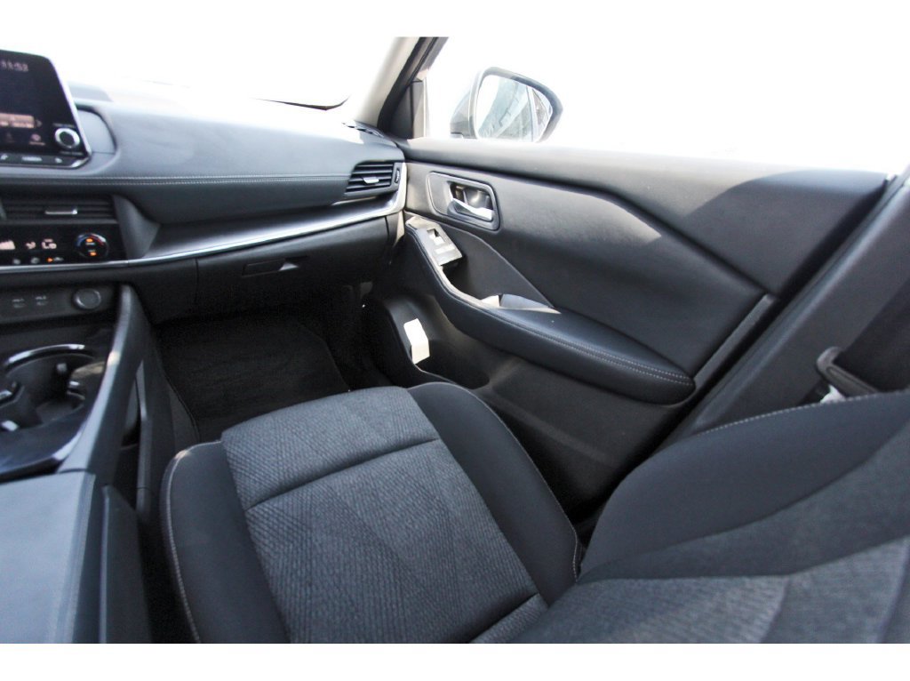 Used 2024 Nissan Rogue SV FWD image 11