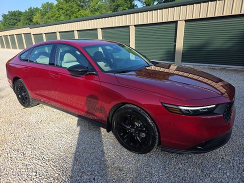 Used 2025 Honda Accord SE image 7