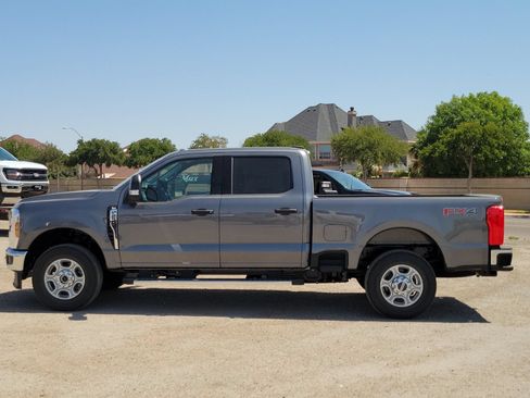 New 2026 Ford F250 XLT w/ FX4 Off-Road Package AWD/4WD image 2
