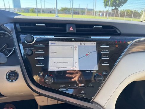 Used 2020 Toyota Camry XLE w/ Navigation Package FWD image 10
