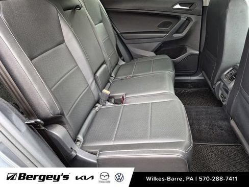 Used 2020 Volkswagen Tiguan SE w/ Panoramic Sunroof Package AWD/4WD image 26