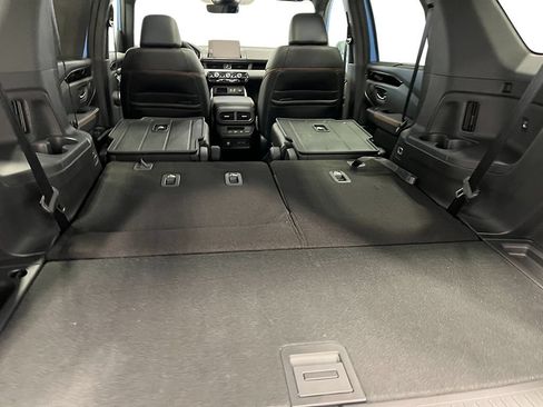 Used 2025 Honda Pilot TrailSport image 35